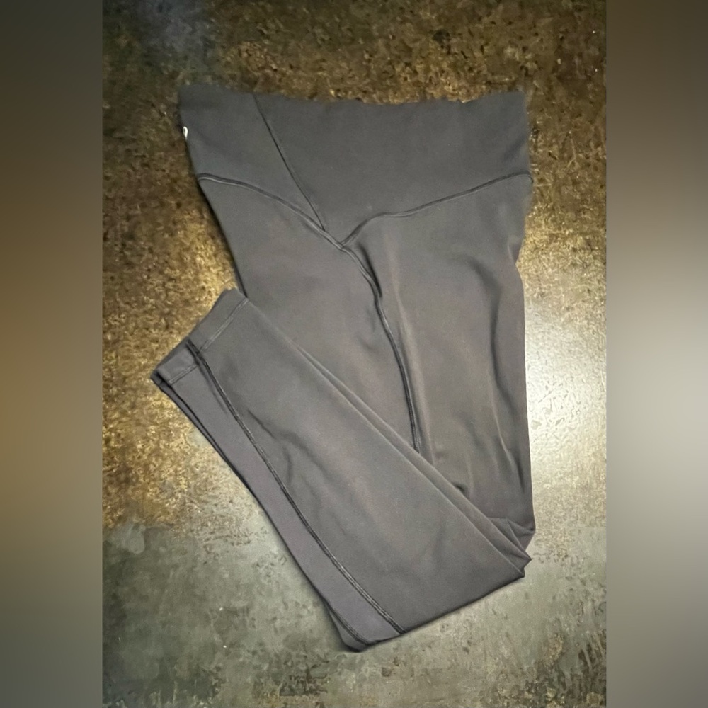 Lululemon Black Cropped Leggings, 8 - Picture 2 of 12
